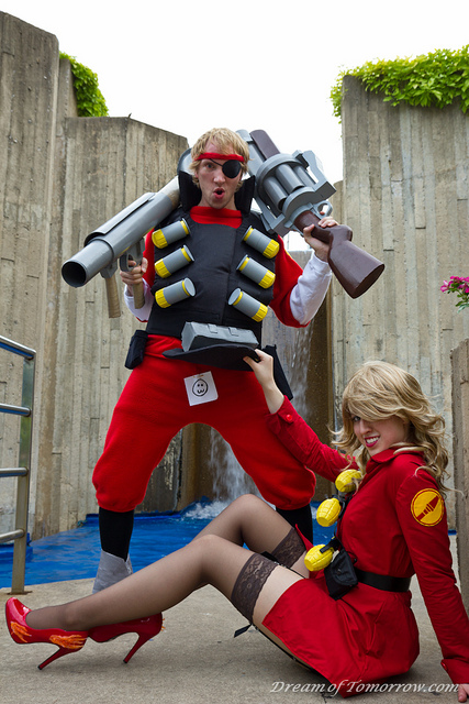 Team Fortress 2 Female Soldier and Demoman Cosplay [pic] | Fanboy Fashion